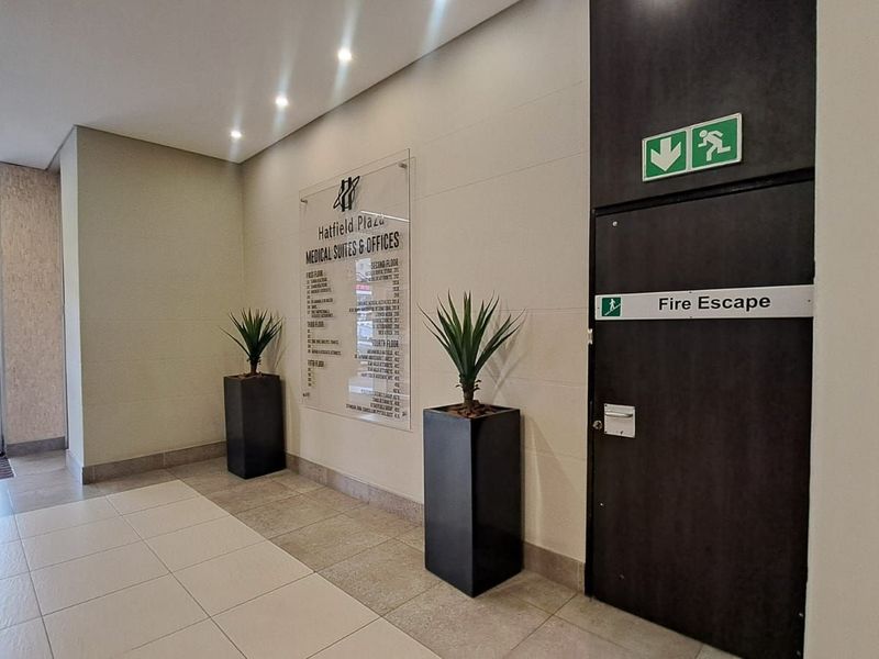 Commercial To Rent in Hatfield - Photo 3