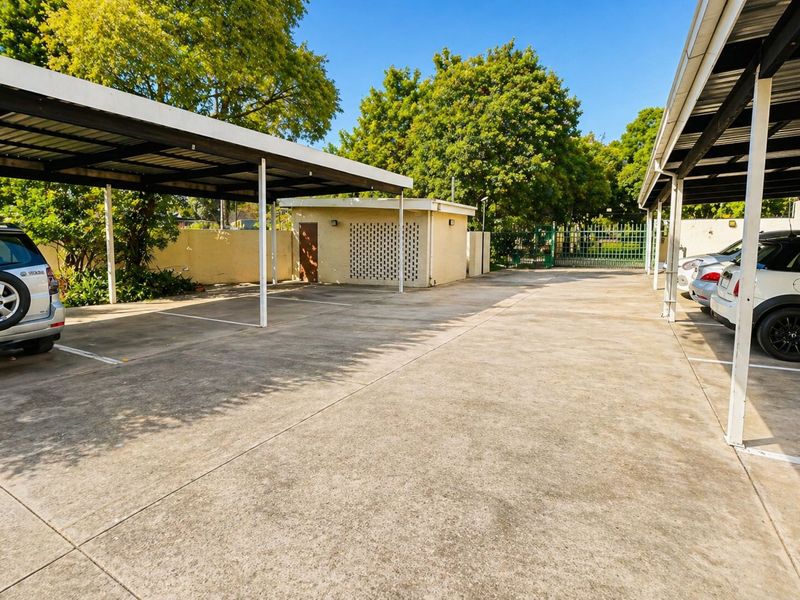 Townhouse For Sale in Sunnyside - Photo 10