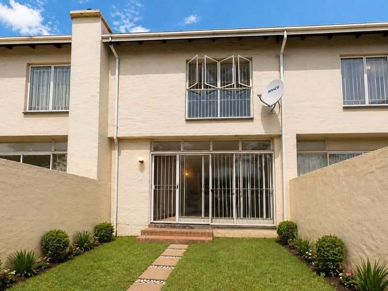 Townhouse For Sale in Sunnyside - Photo 7