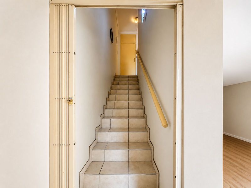 Townhouse For Sale in Sunnyside - Photo 8
