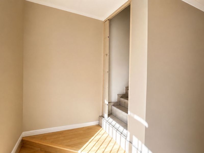Townhouse For Sale in Sunnyside - Photo 9