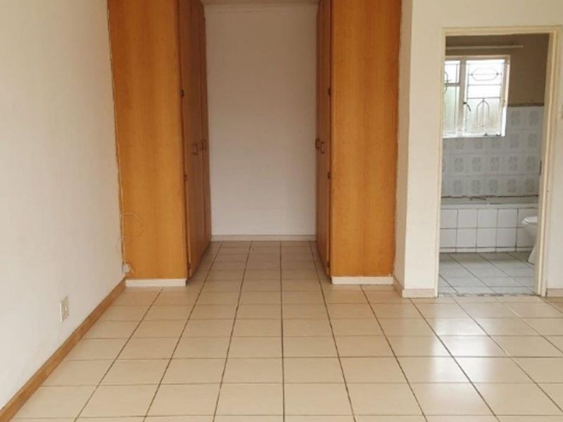 House For Sale in Ladybrand Central - Photo 8