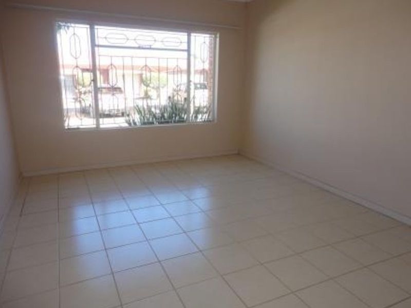 House For Sale in Ladybrand Central - Photo 6