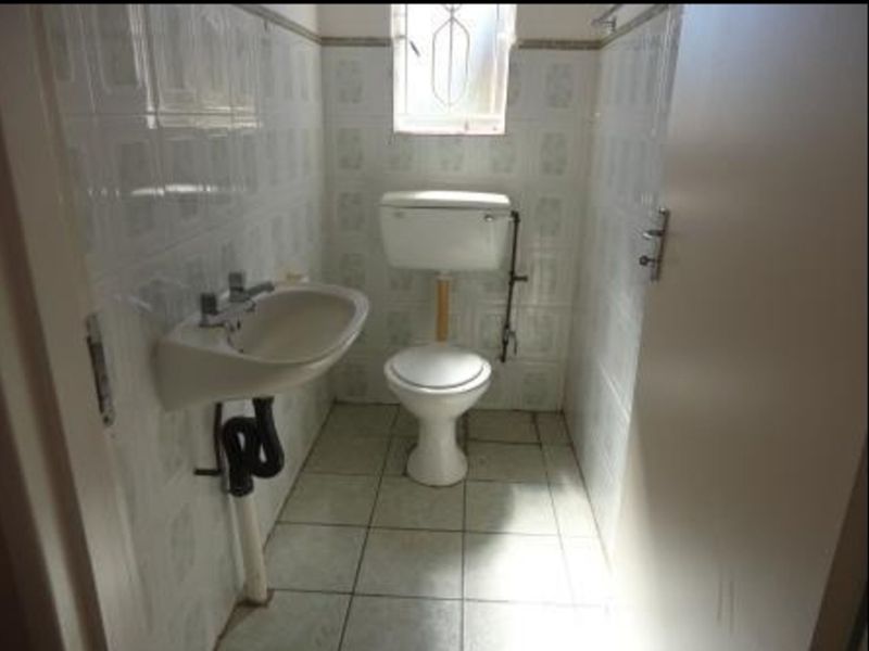 House For Sale in Ladybrand Central - Photo 9