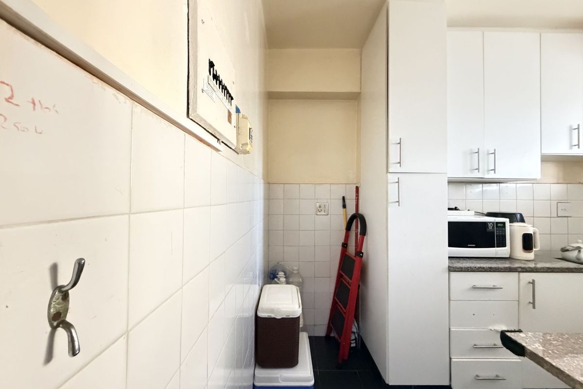 Apartment For Sale in North Beach - Photo 5
