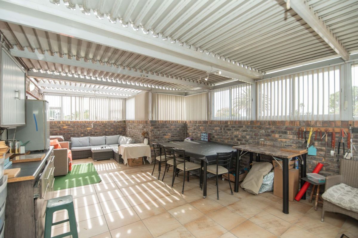 House For Sale in Miramar - Photo 4