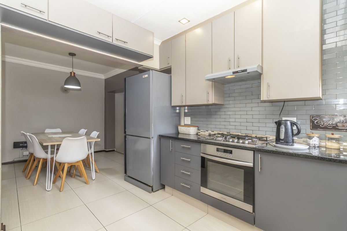 House For Sale in Wilgeheuwel - Photo 3