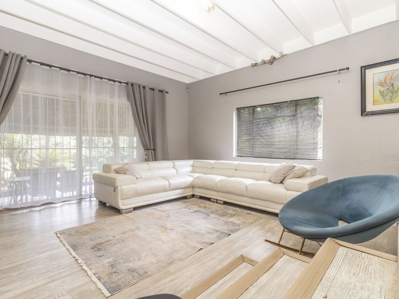 House For Sale in Wilgeheuwel - Photo 9