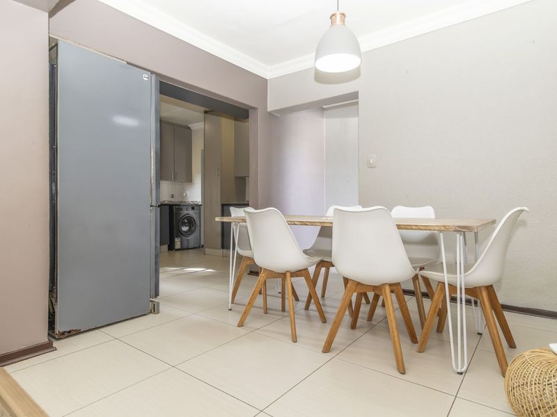 House For Sale in Wilgeheuwel - Photo 7