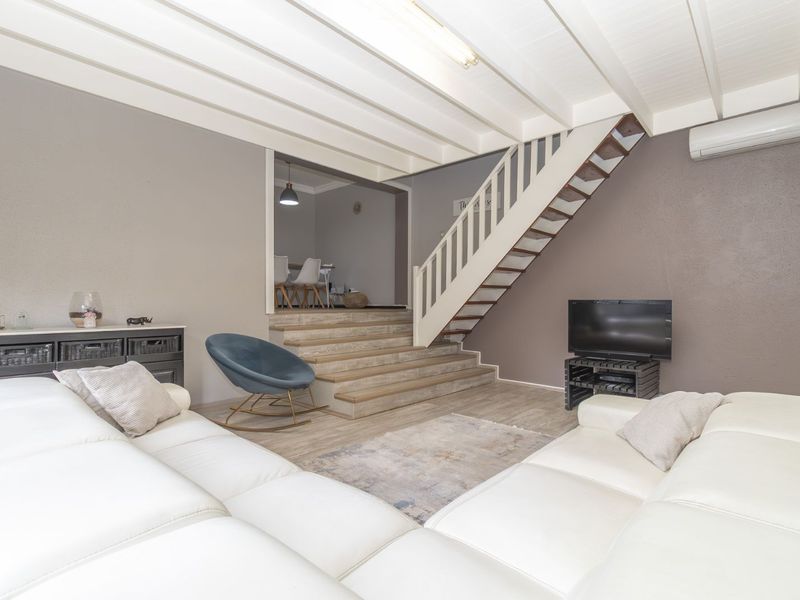 House For Sale in Wilgeheuwel - Photo 10