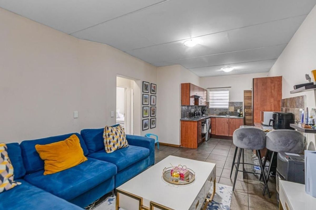 Apartment To Rent in Sundowner - Photo 5
