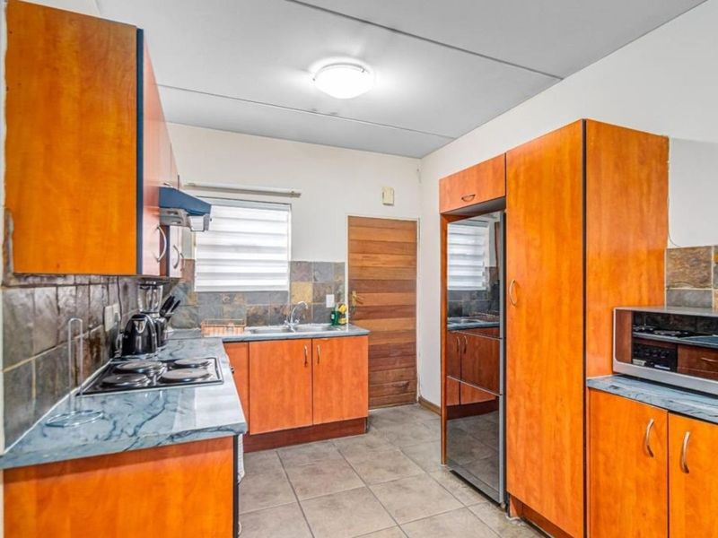 Apartment To Rent in Sundowner - Photo 4