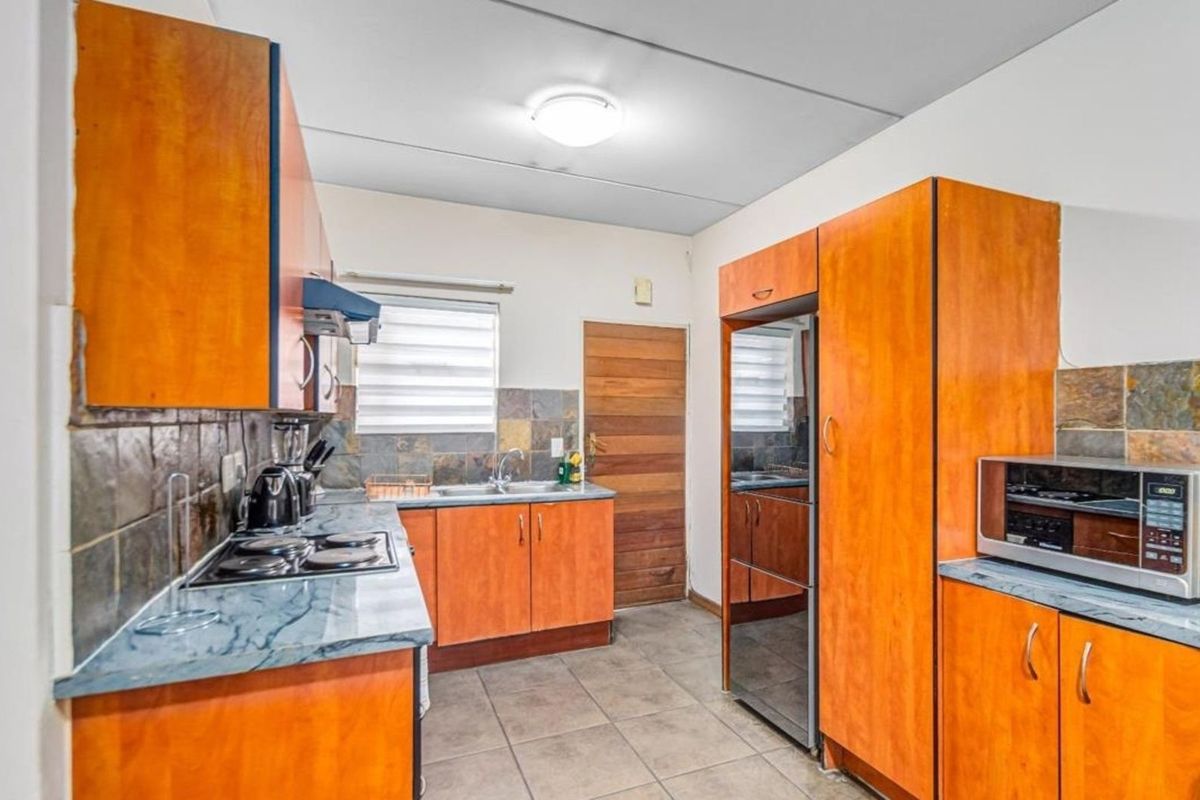 Apartment To Rent in Sundowner - Photo 4