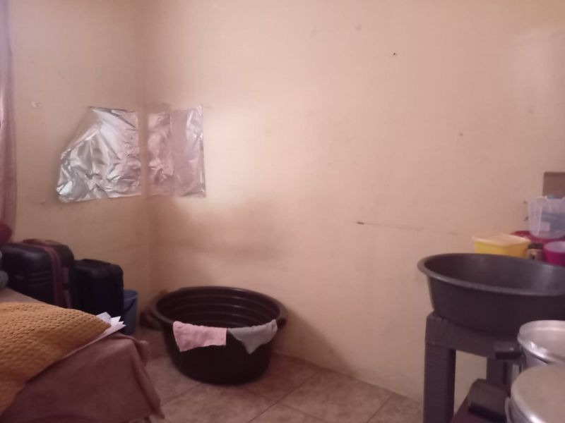 House For Sale in Soshanguve Ext - Photo 8