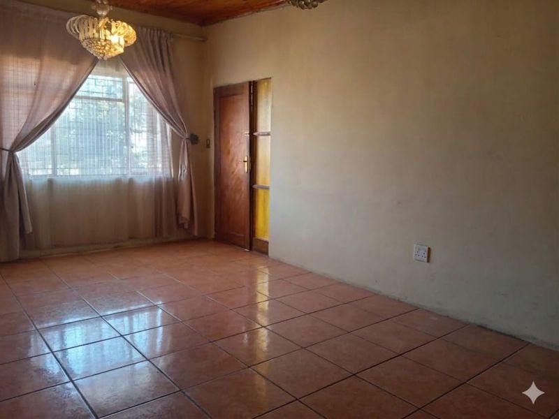 House For Sale in Soshanguve Ext - Photo 7