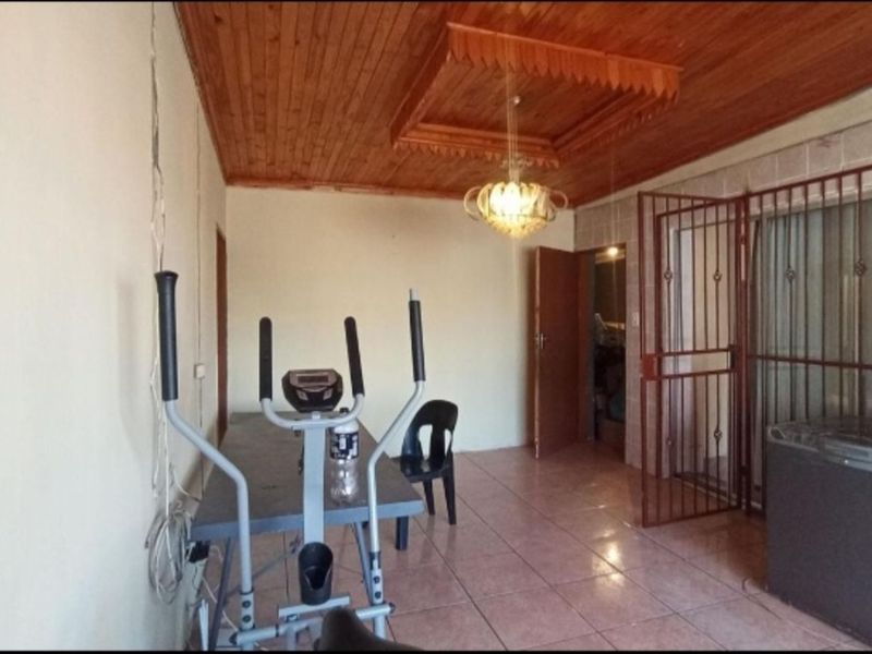 House For Sale in Soshanguve Ext - Photo 6