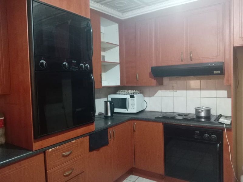 House For Sale in Soshanguve Ext - Photo 5