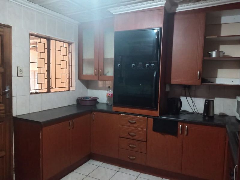 House For Sale in Soshanguve Ext - Photo 3