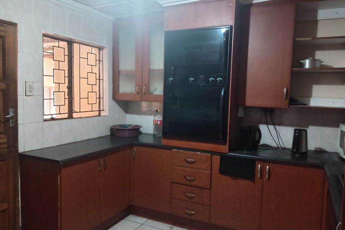 House For Sale in Soshanguve Ext - Photo 3