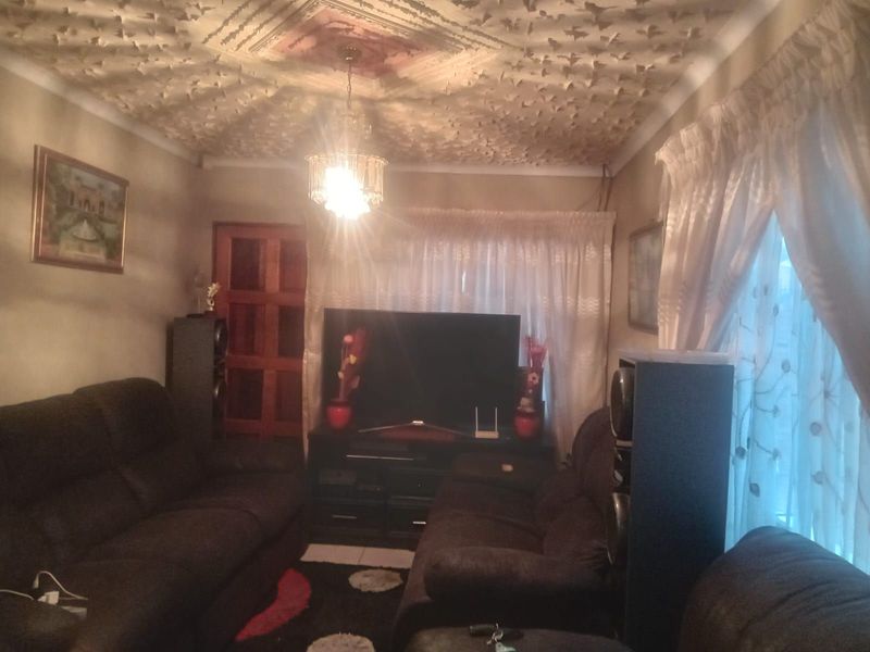 House For Sale in Philip Nel Park - Photo 2