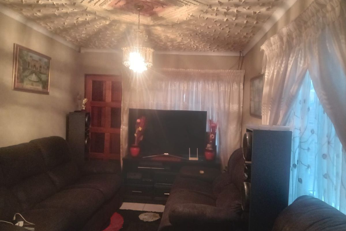 House For Sale in Philip Nel Park - Photo 2