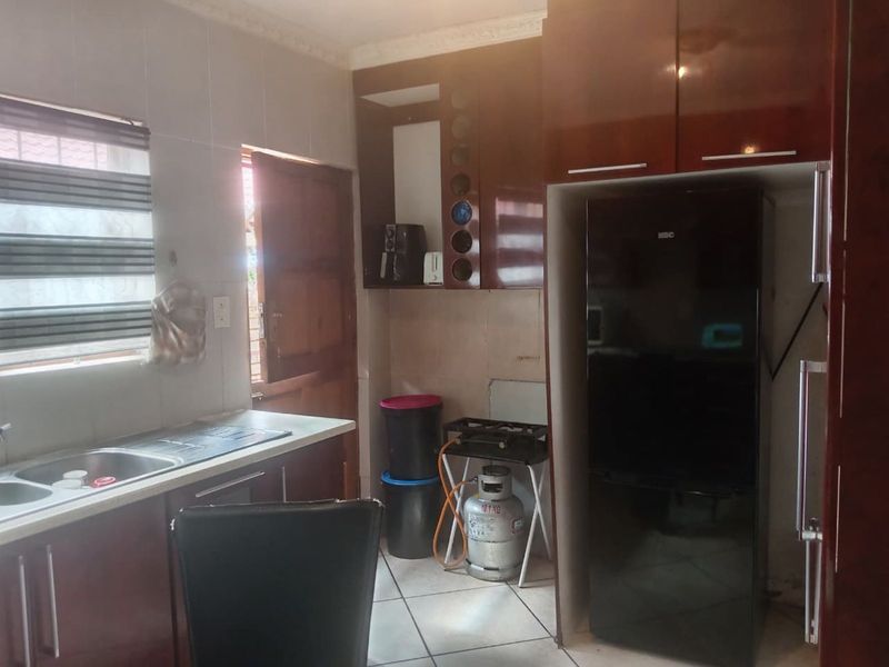 House For Sale in Soshanguve Ext - Photo 8