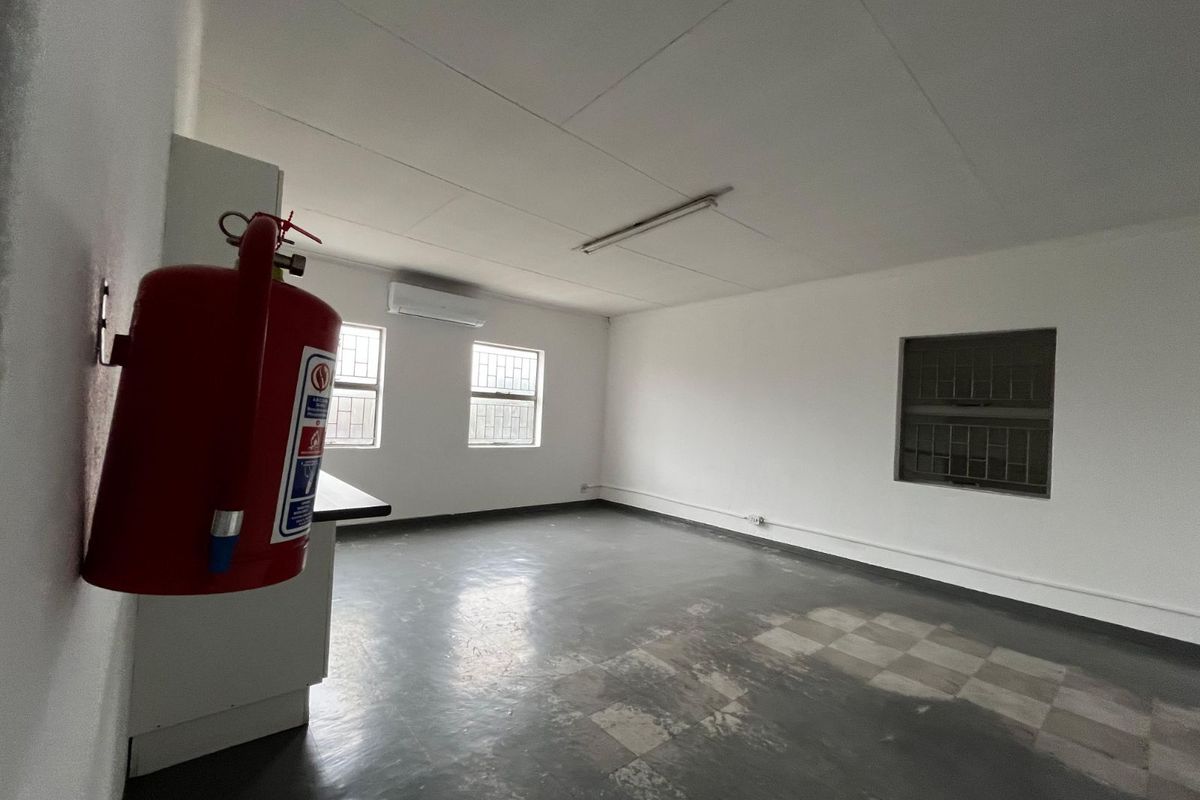 Industrial To Rent in Silvertondale - Photo 4