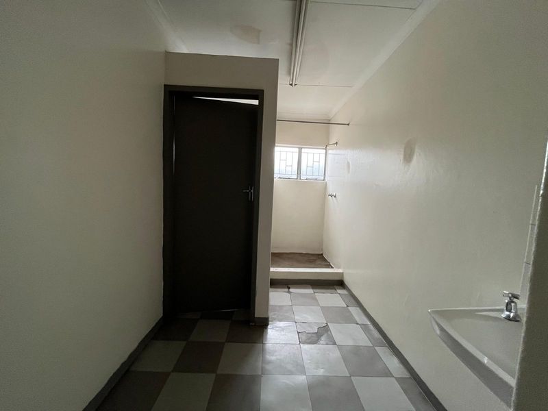 Industrial To Rent in Silvertondale - Photo 3
