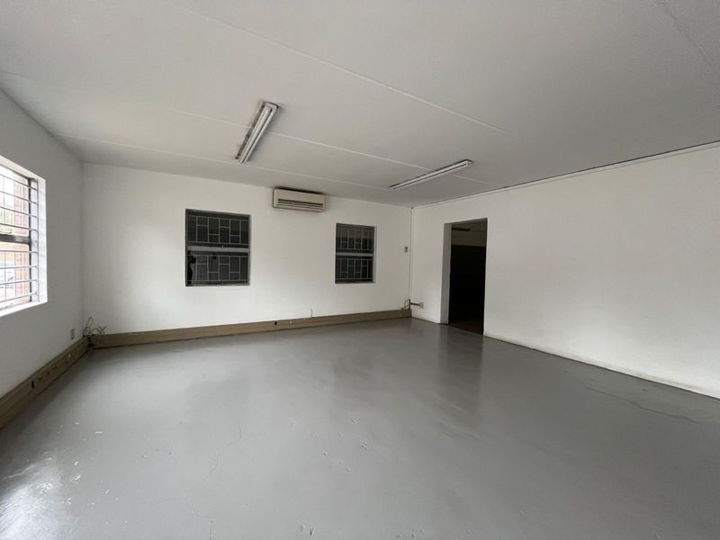 Industrial To Rent in Silvertondale - Photo 8