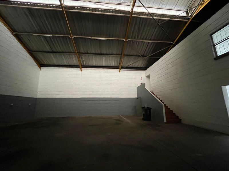 Industrial To Rent in Silvertondale - Photo 2