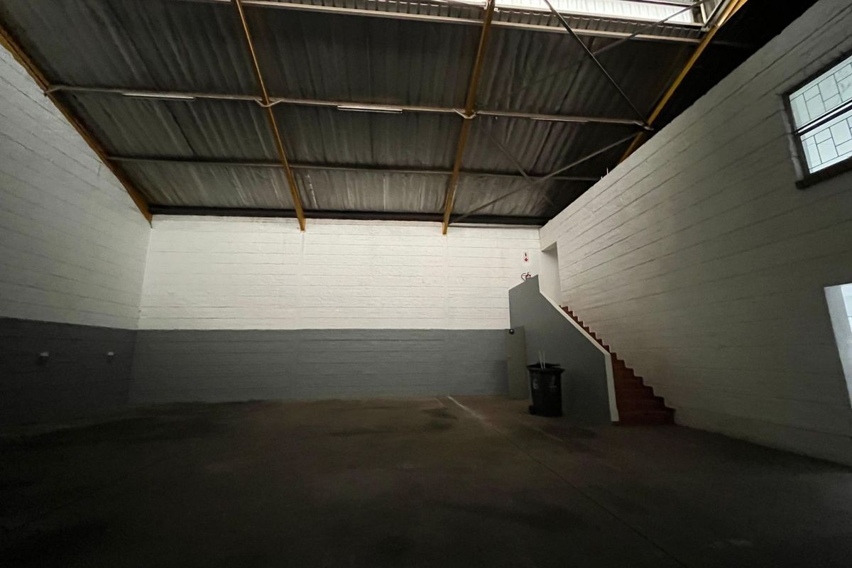 Industrial To Rent in Silvertondale - Photo 2