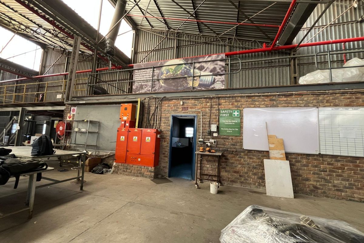 Industrial To Rent in Clayville - Photo 4