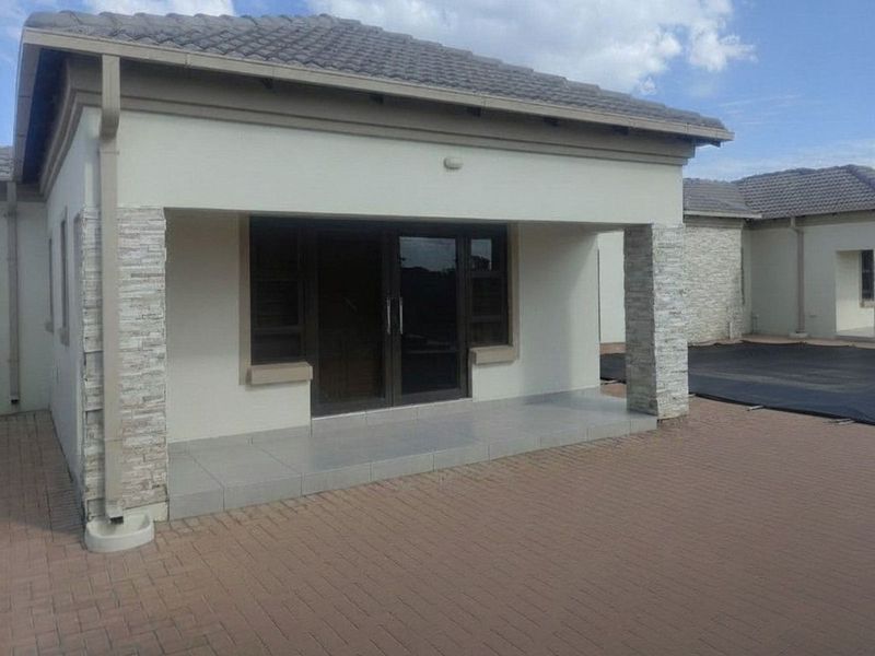 House For Sale in Hammanskraal Central - Photo 4