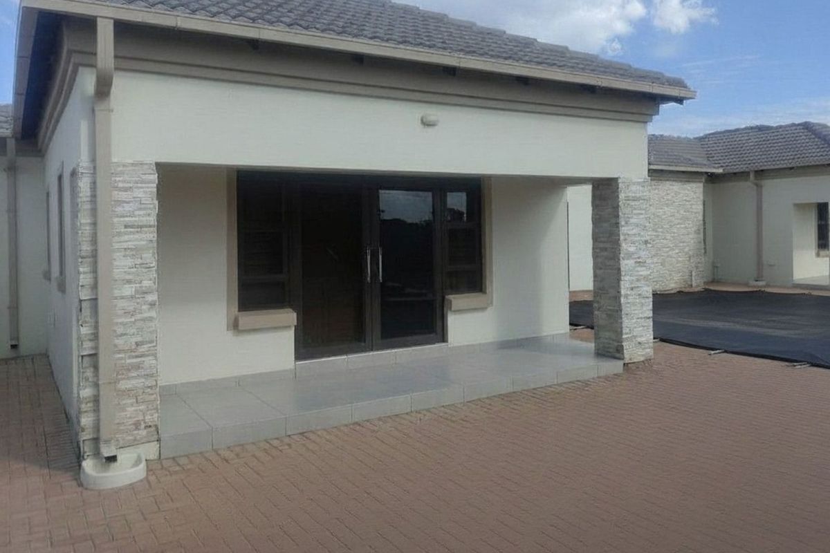 House For Sale in Hammanskraal Central - Photo 4