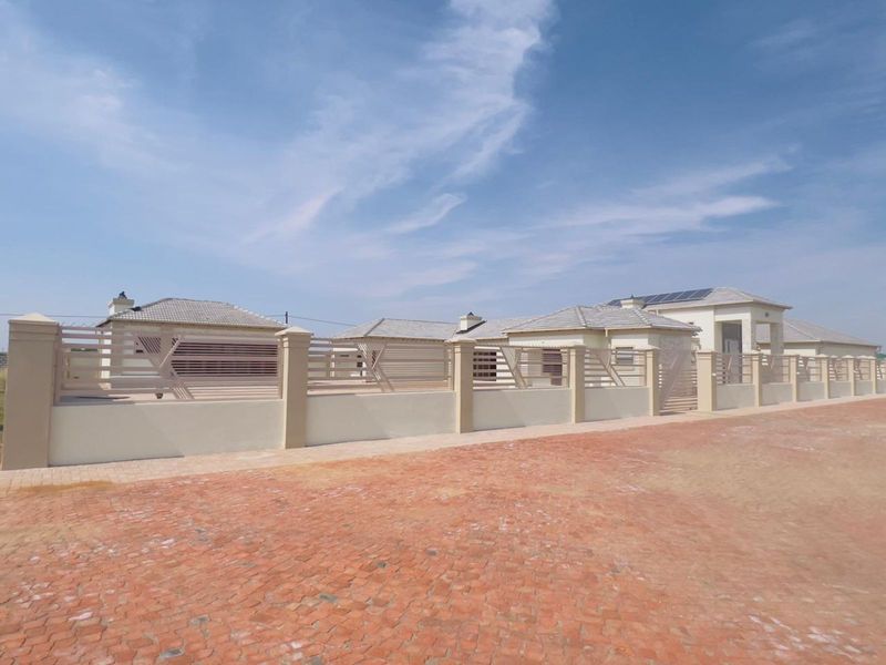 House For Sale in Hammanskraal Central - Photo 3