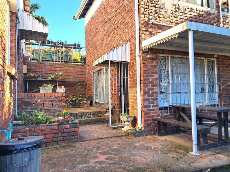 Apartment To Rent in Escombe - Photo 2