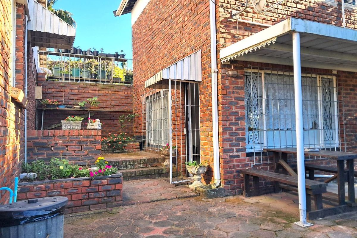 Apartment To Rent in Escombe - Photo 2