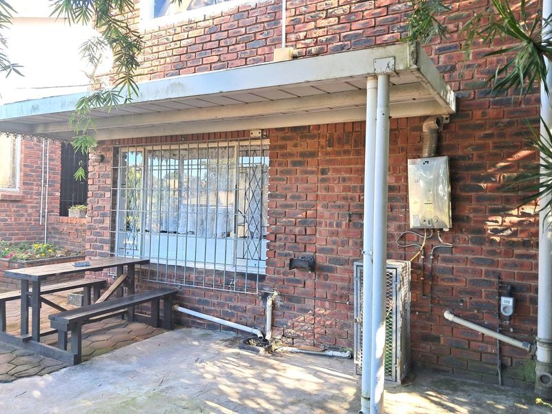 Apartment To Rent in Escombe - Photo 3