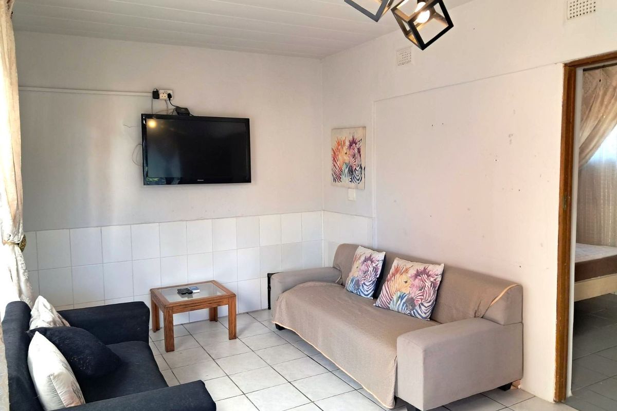 Apartment To Rent in Escombe - Photo 5