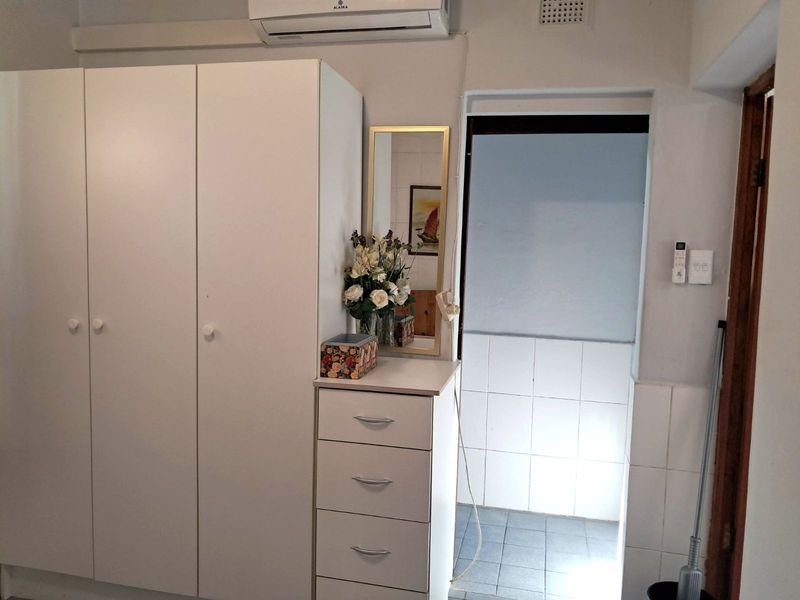 Apartment To Rent in Escombe - Photo 8