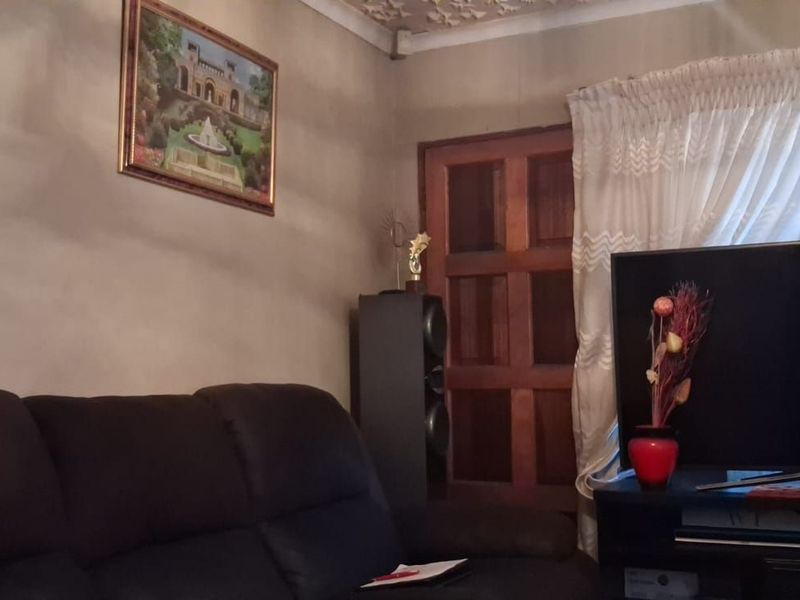 House For Sale in Pretoria West - Photo 6