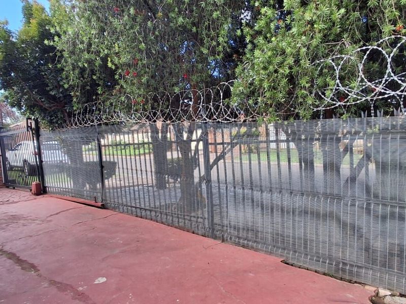 House For Sale in Pretoria West - Photo 5