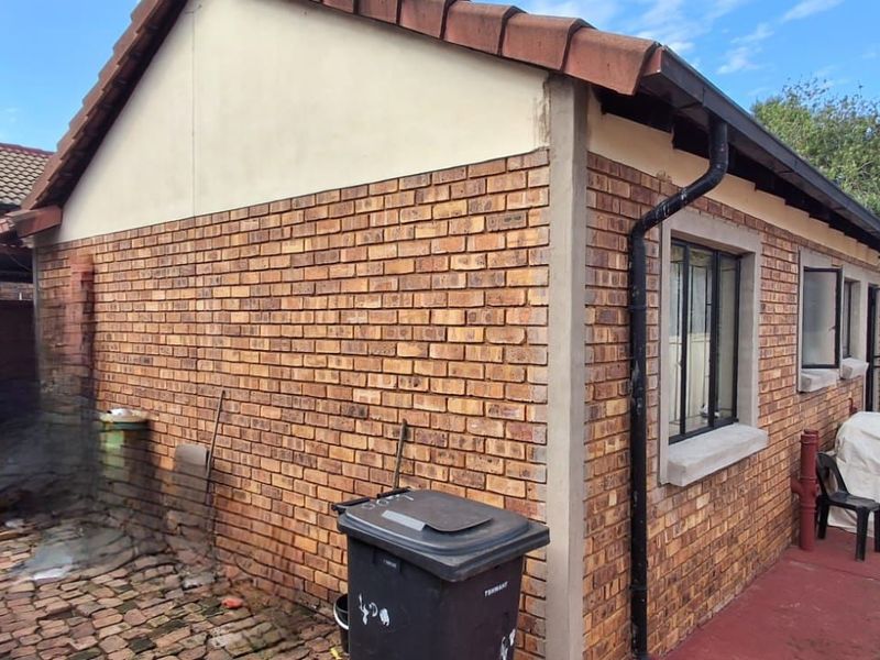 House For Sale in Pretoria West - Photo 3