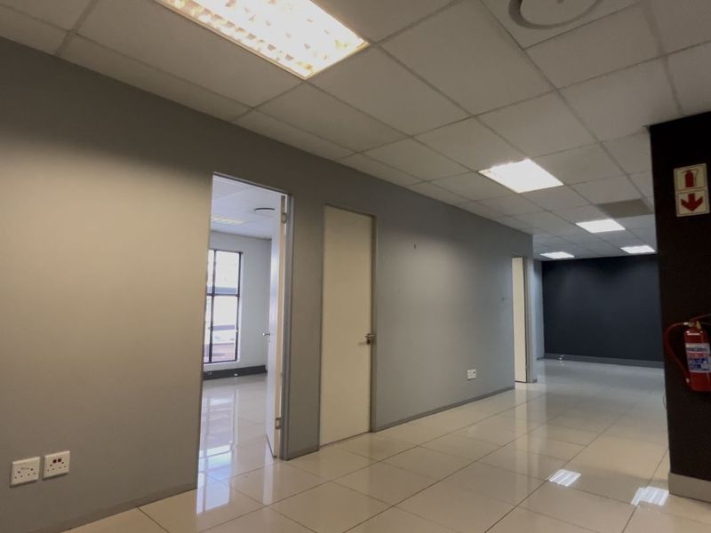Office To Rent in Route 21 Business Park - Photo 8