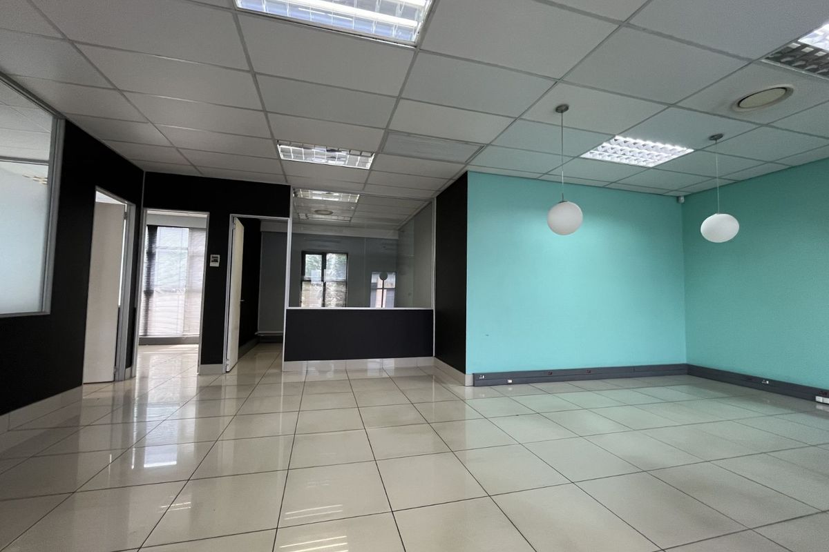 Office To Rent in Route 21 Business Park - Photo 5