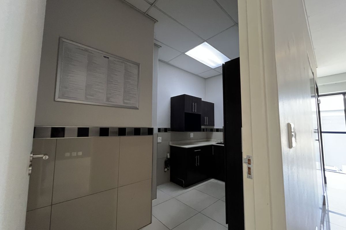 Office To Rent in Route 21 Business Park - Photo 4