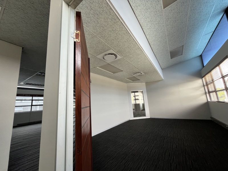 Office To Rent in Doornkloof - Photo 3