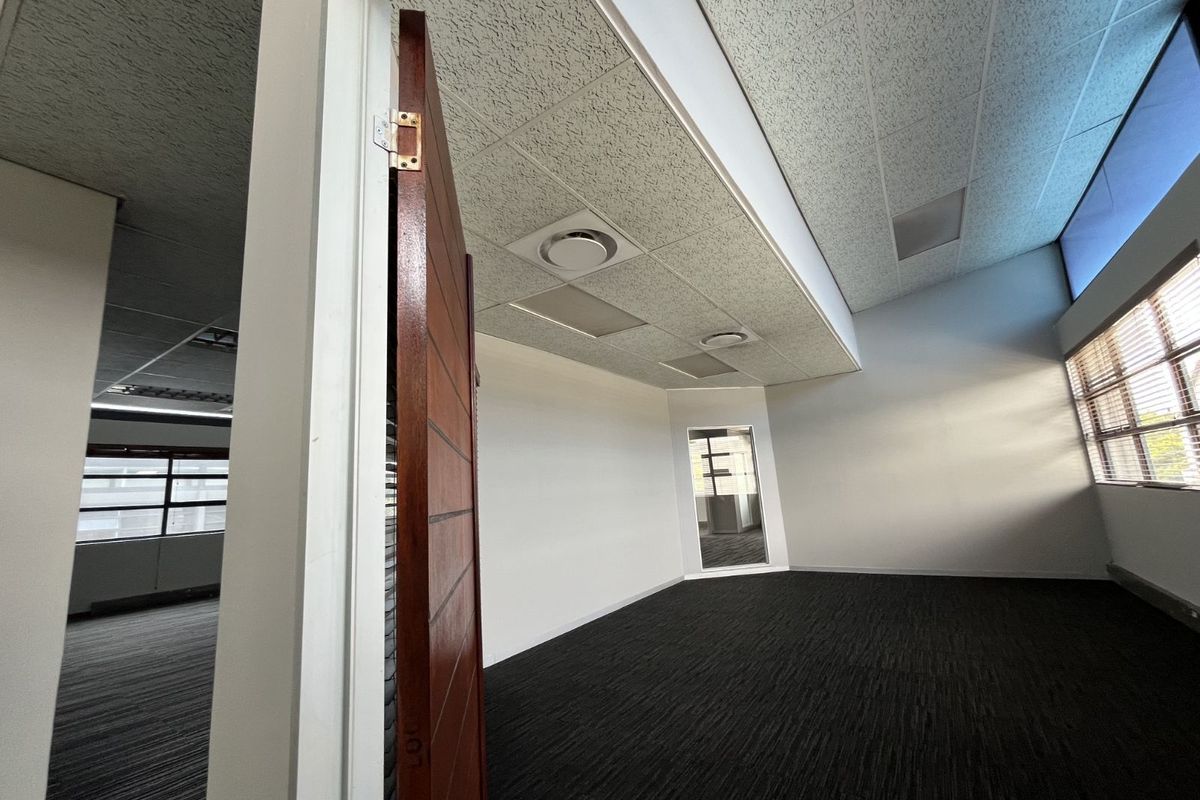 Office To Rent in Doornkloof - Photo 3