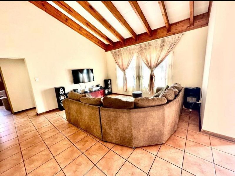 House To Rent in Reyno Ridge - Photo 9