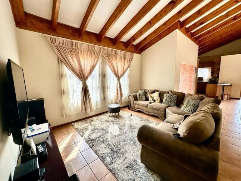 House To Rent in Reyno Ridge - Photo 6